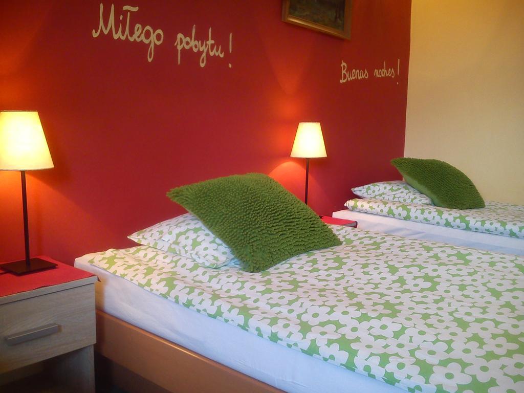 Willa Pod Aniolem - Pokoje Goscinne & Apartamenty Z Widokiem Na Gory Szczyrk Ngoại thất bức ảnh