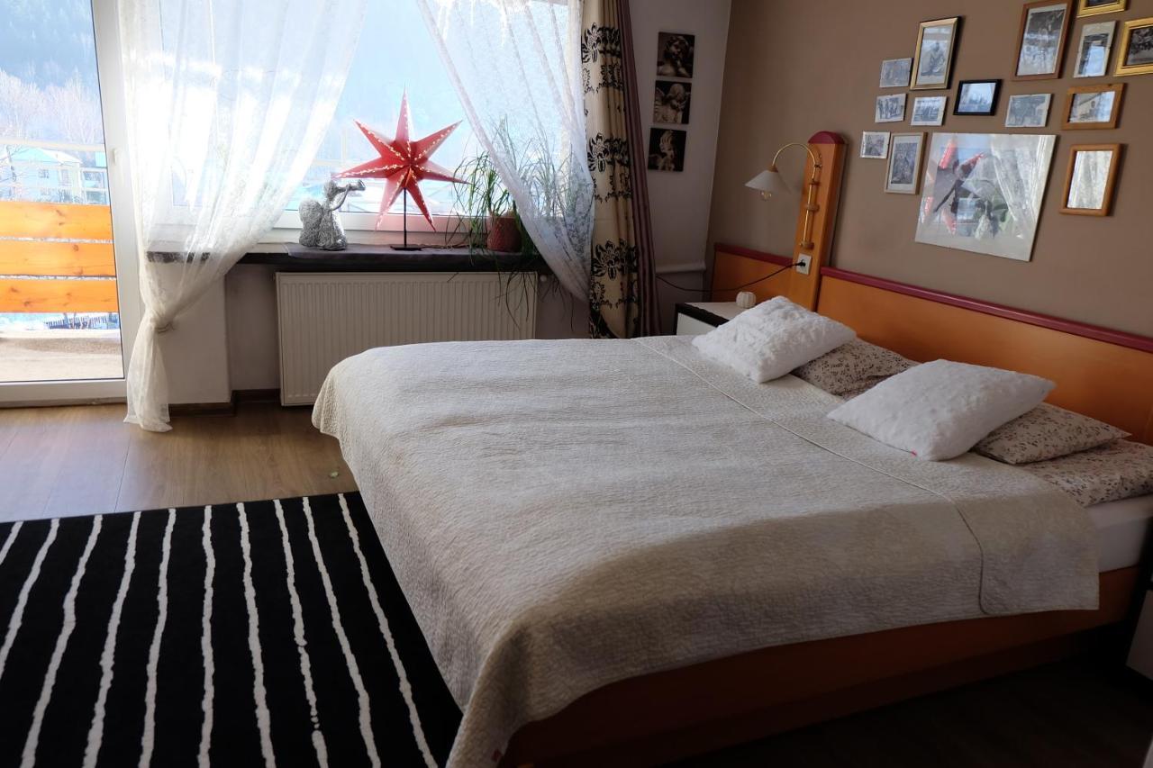 Willa Pod Aniolem - Pokoje Goscinne & Apartamenty Z Widokiem Na Gory Szczyrk Ngoại thất bức ảnh